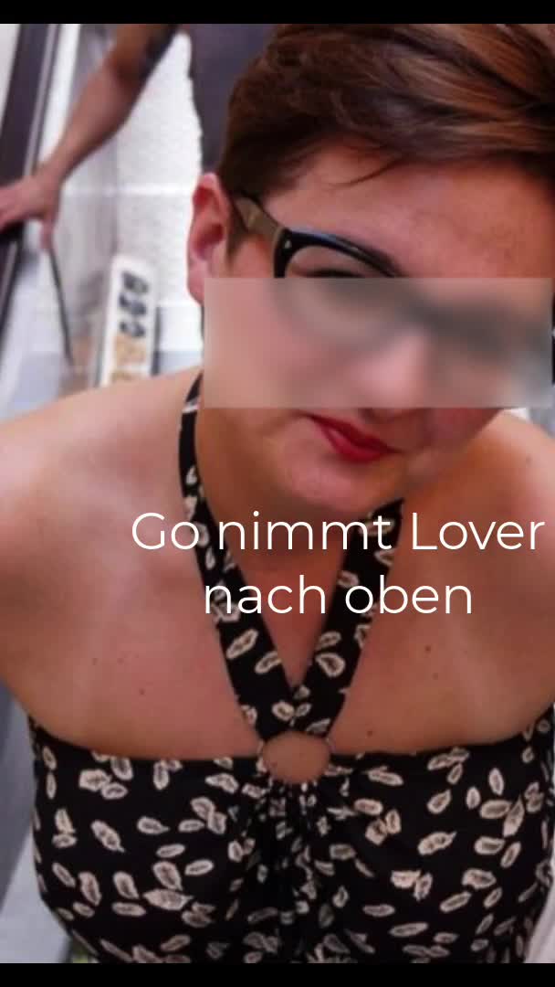 Pic #1Gosia taking Lover upstairs